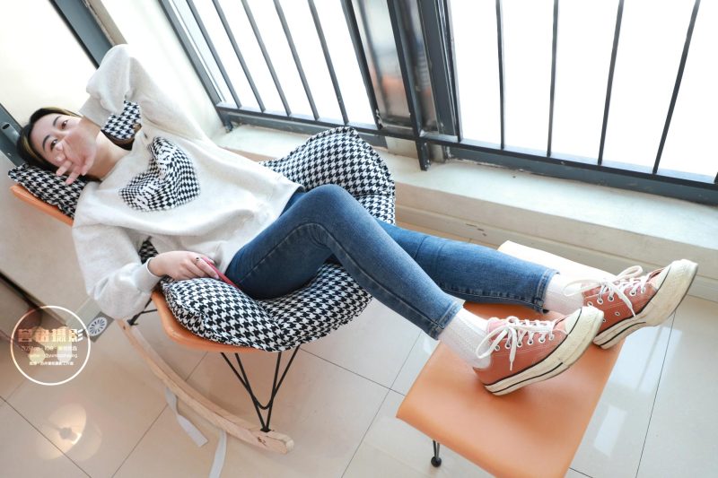 [誉铭传媒]袜足摄影 2022年《2022微信群第3套》[100P/1V/1.10GB]-图宝宝