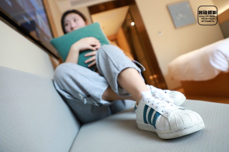 [誉铭传媒]袜足摄影 2022年《2022微信群第5套》[90P/1V/1.03GB]-图宝宝