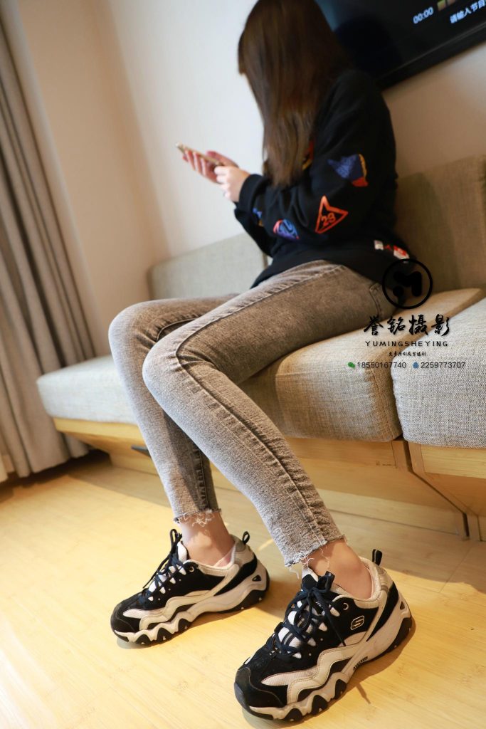 [誉铭传媒]袜足定制摄影 2020.03.15 船袜 牛仔裤[95P/1V/995MB]-图海