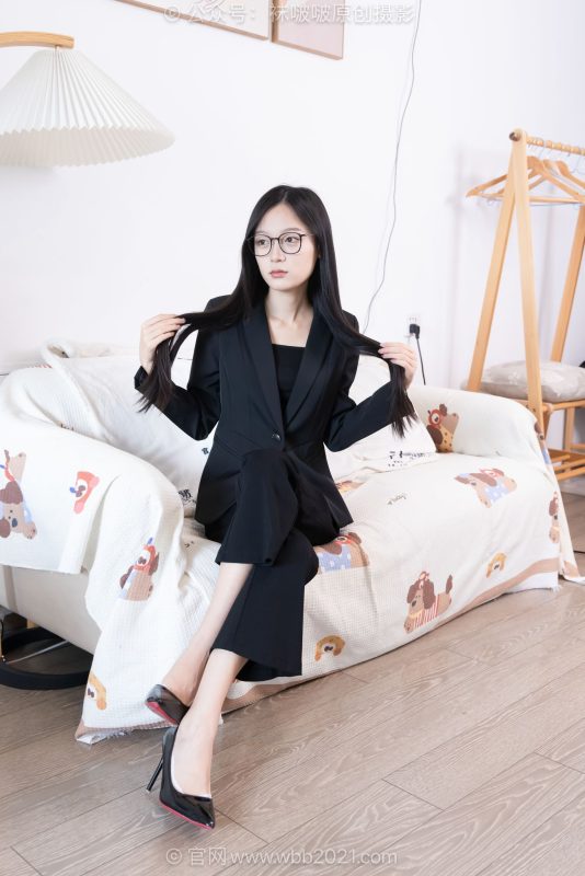 [BoBoSocks袜啵啵]NO.617 焦糖-高跟鞋、短肉丝、白船袜、裸足、ol制服[220P+1V／7.51GB]-图宝宝