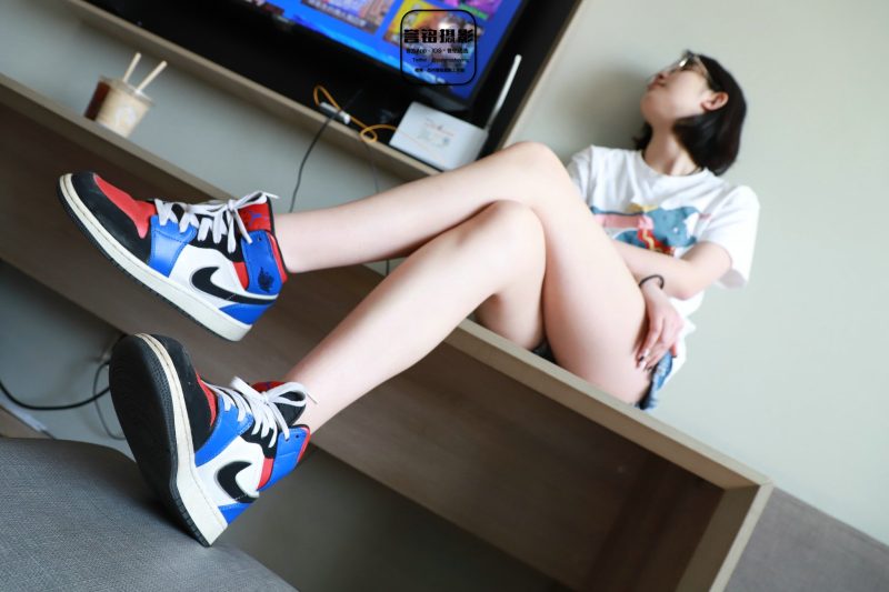 [誉铭传媒]袜足摄影 2023年《助力作品第02期》[80P/1V/0.99GB]-图宝宝