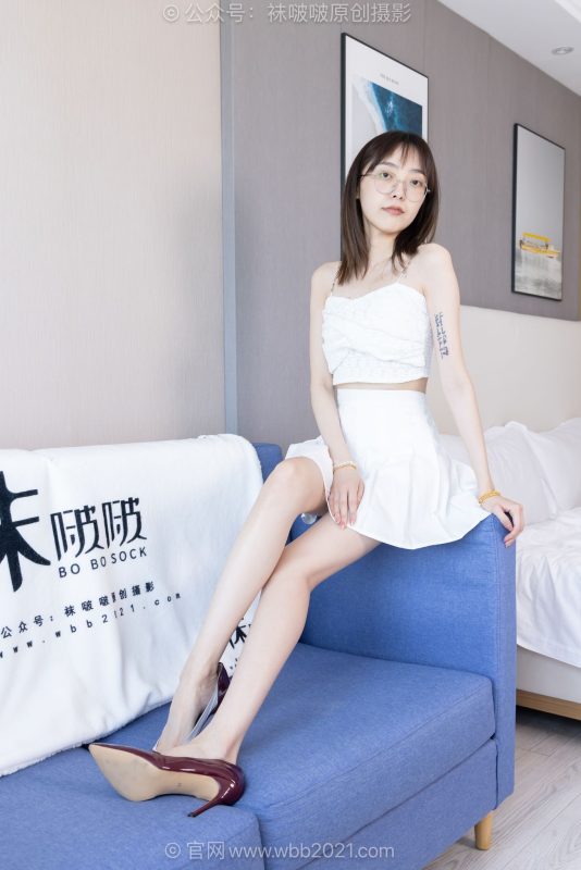 [BoBoSocks袜啵啵]NO.621 稚予-高跟鞋、浅灰色船袜、裸足[140P+1V／5.18GB]-图宝宝