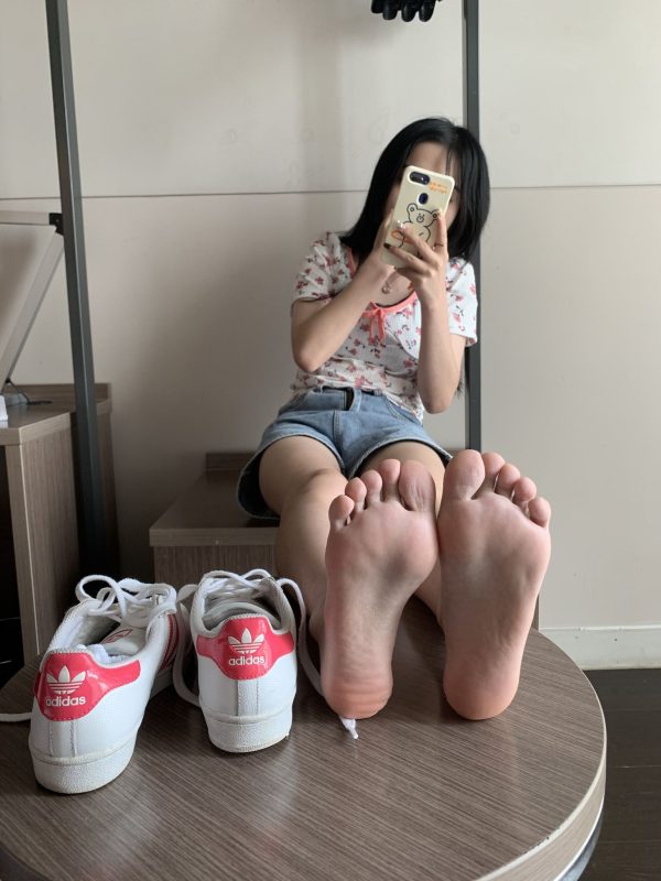 [誉铭传媒]袜足摄影 2021年《08月份微信工众号付费福利》[96P/5V/293MB]-图宝宝