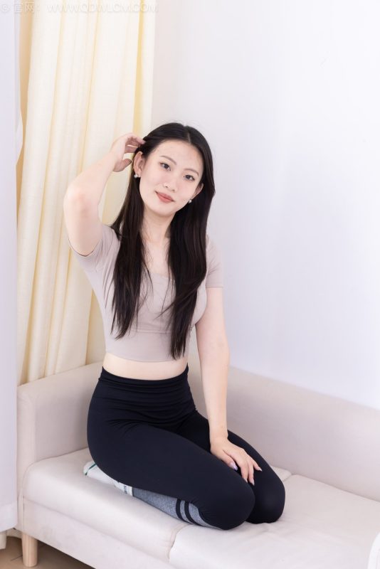 物恋传媒 NO.2536 奶糖-高跟长靴、白棉袜、裸足[180P+1V／3.81GB]-图宝宝