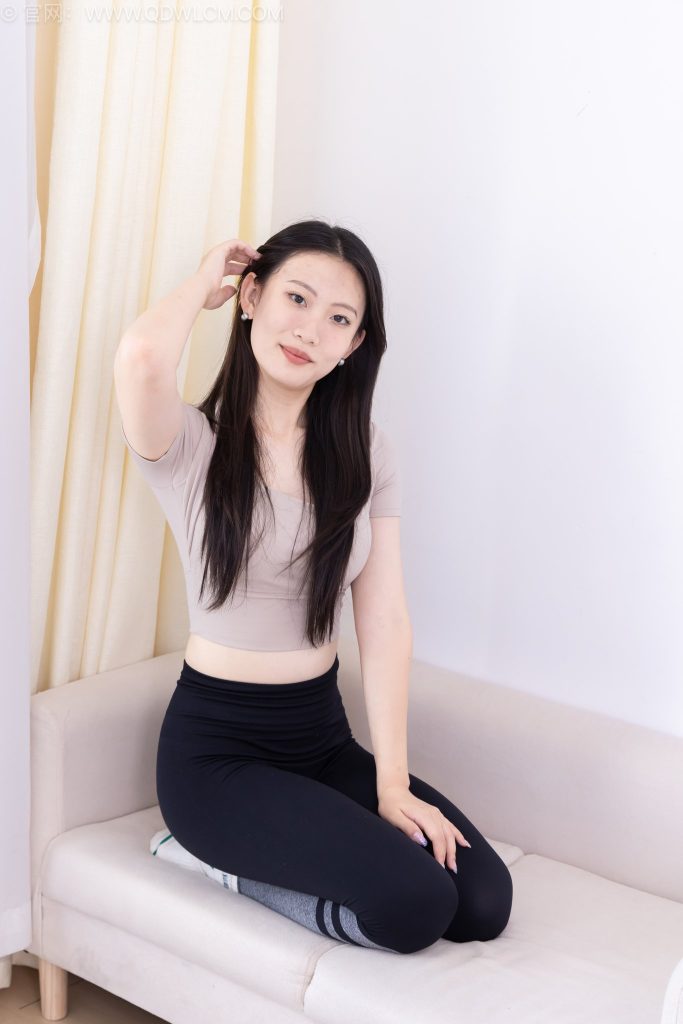 物恋传媒 NO.2536 奶糖-高跟长靴、白棉袜、裸足[180P+1V／3.81GB]-图海