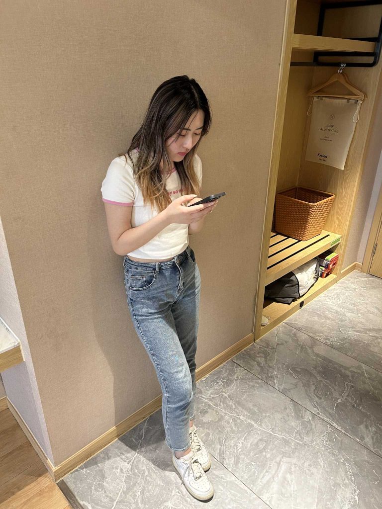 082