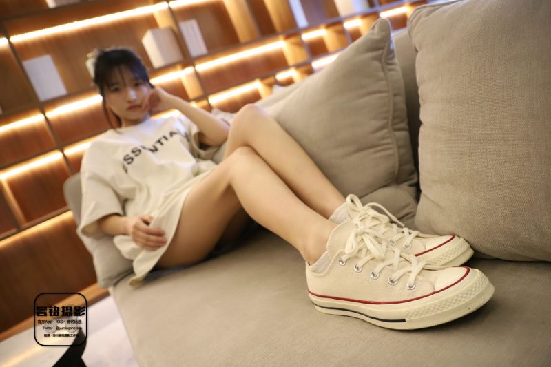 誉铭传媒 2023中秋节 专享 牛仔短裤帆布鞋棉袜脚裸足 [100P/1V/2.03G]-图宝宝