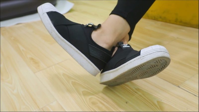 [誉铭传媒]袜足摄影 2019年 NO.034 蕾SI船袜[1V/240MB]-图宝宝