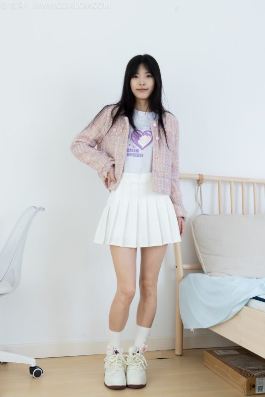 物恋传媒 NO.2563 茯苓-板鞋、白棉袜、裸足[200P+1V／4.50GB]-图宝宝