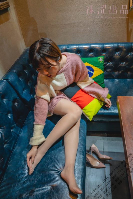 袜涩写真 VOL.048 暖暖的大毛衣 [43P709MB]-图宝宝