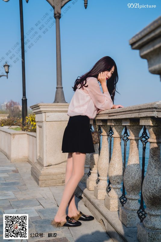 袜涩写真 VOL.031 伟伟黑色小短裙[30P／615MB]-图宝宝