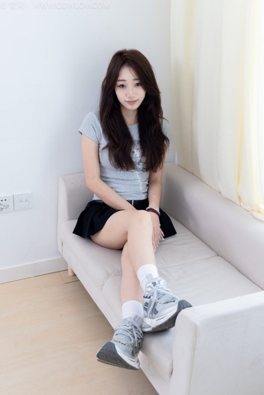 物恋传媒 NO.2574 半夏-运动鞋、纯白棉袜、裸足[158P+1V／3.68GB]-图宝宝