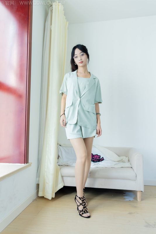 物恋传媒 NO.2586 南南-三双高跟鞋、薄肉丝、裸足[155P+1V／5.95GB]-图宝宝