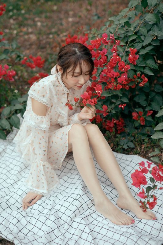 尤蜜丝 NO.041 穿搭推广展示图集 野花香[30P／275MB]-图宝宝