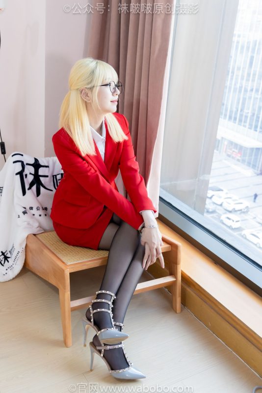 [BoBoSocks袜啵啵]NO.645 小甜豆-两双高跟鞋、薄黑丝、裸足[147P+1V／6.64GB]-图宝宝