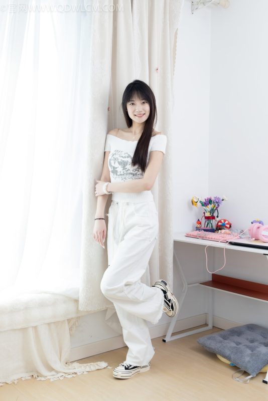 物恋传媒 NO.2670 山奈-帆布鞋、白棉袜、薄黑丝[156P+1V／3.95GB]-图宝宝