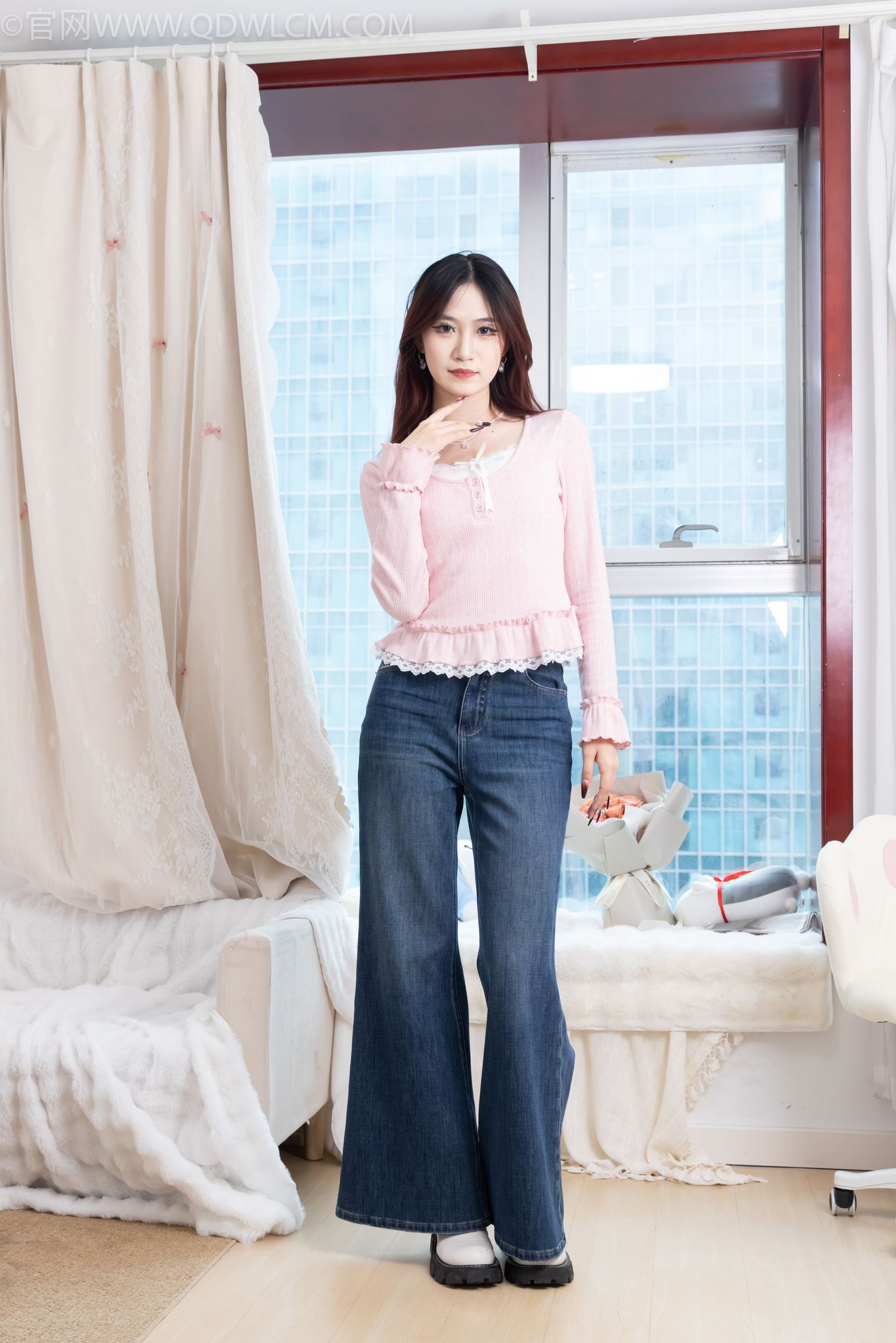 图片[1]-物恋传媒 NO.2673 苹果-马丁短靴、白棉袜、裸足[151P+1V／4.08GB]-图宝宝