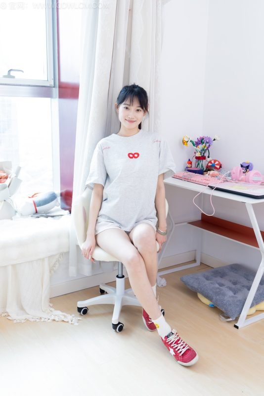 物恋传媒 NO.2680 山奈-帆布鞋、白棉袜、裸足[155P+1V／3.23GB]-图宝宝