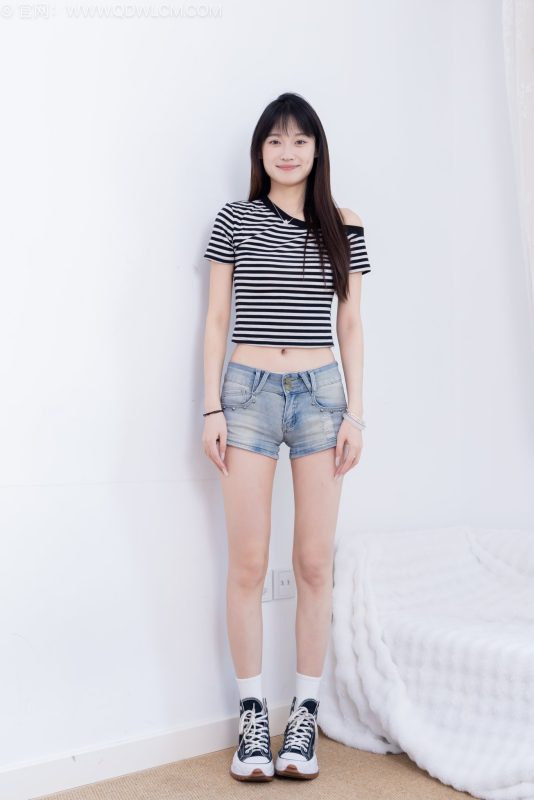 物恋传媒 NO.2687 山奈-帆布鞋、中筒白棉袜、裸足[158P+1V／3.36GB]-图宝宝