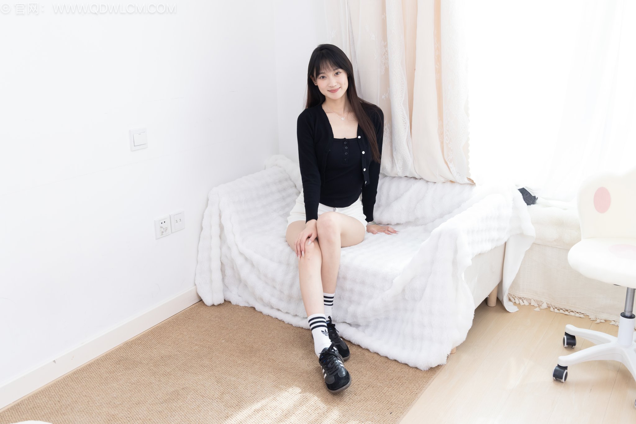 图片[2]-物恋传媒 NO.2663 山奈-帆布鞋、自然穿脏白棉袜、裸足[172P+1V／3.24GB]-图宝宝