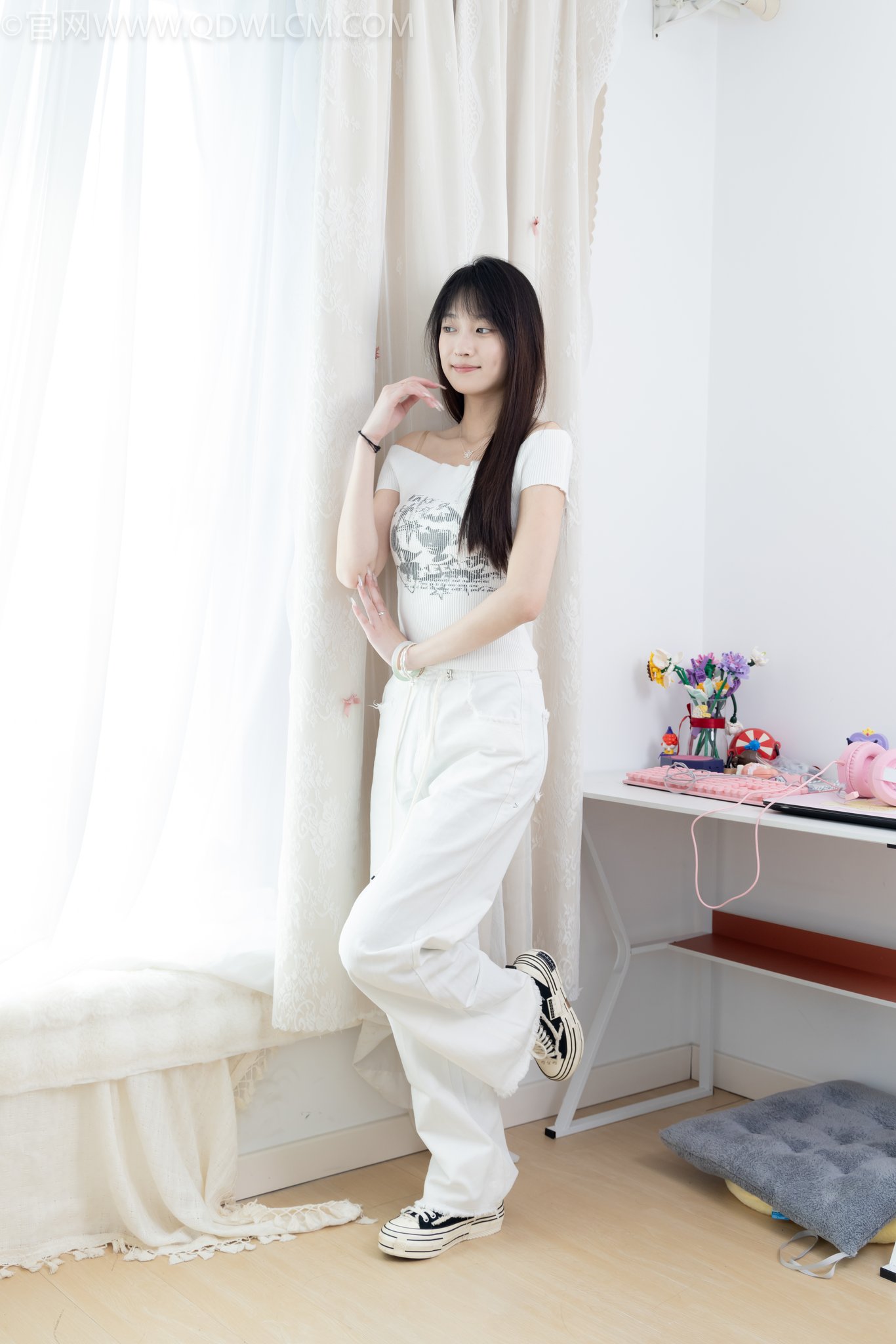 图片[2]-物恋传媒 NO.2670 山奈-帆布鞋、白棉袜、薄黑丝[156P+1V／3.95GB]-图宝宝