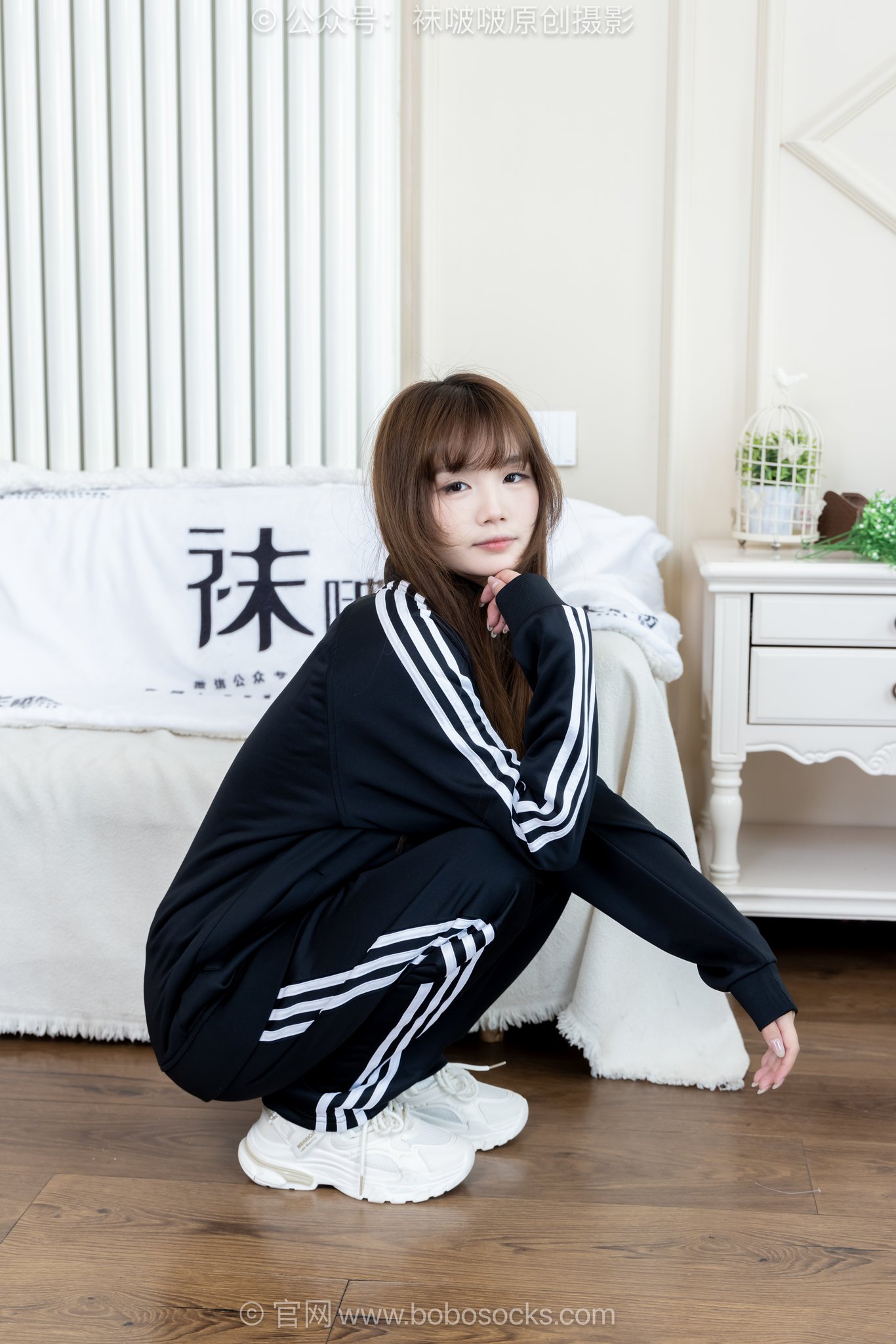 图片[1]-[BoBoSocks袜啵啵]NO.703 甜甜圈-运动鞋、纯白棉袜、裸足、运动套装[150P+1V／5.75GB]-图宝宝