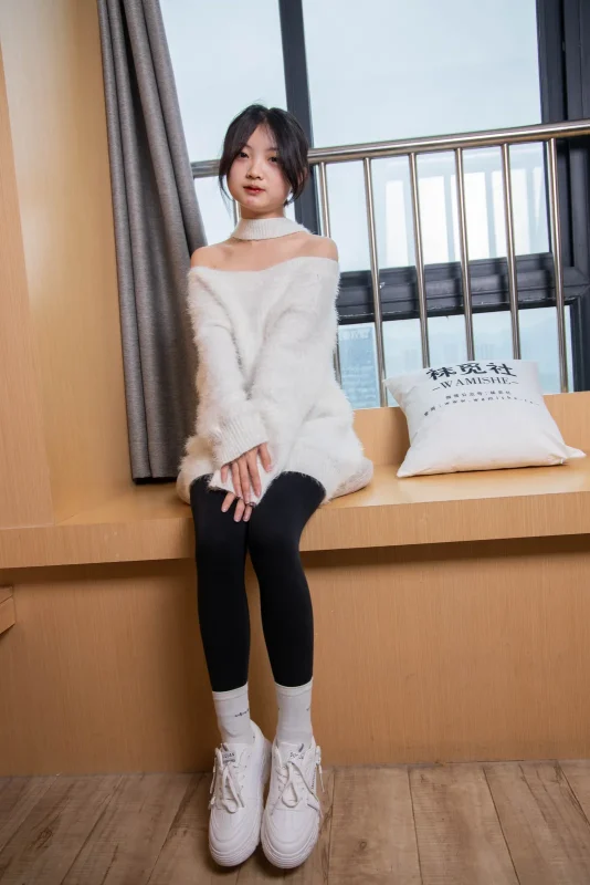 袜觅社 NO.003 香香[102P／169MB]-图宝宝