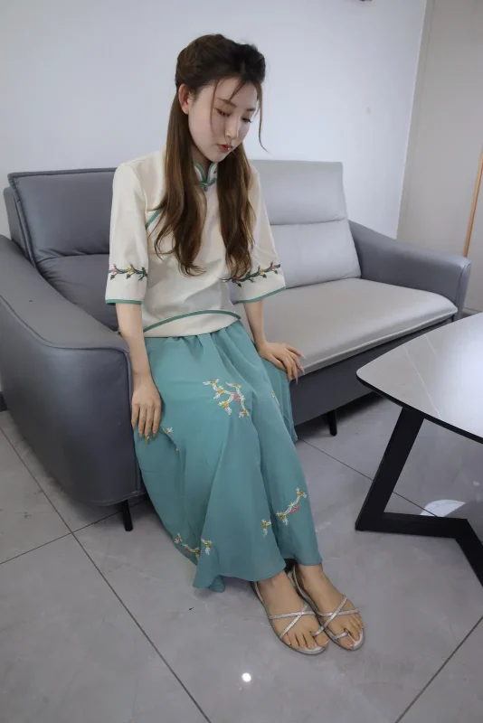 绮梦摄影 2025.03.11 NO.199 婷婷 珍藏无修无水印版[587P+2V／16.4GB]-图宝宝