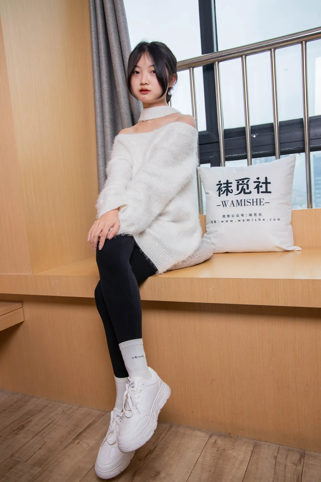 图片[2]-袜觅社 NO.003 香香[102P／169MB]-图宝宝