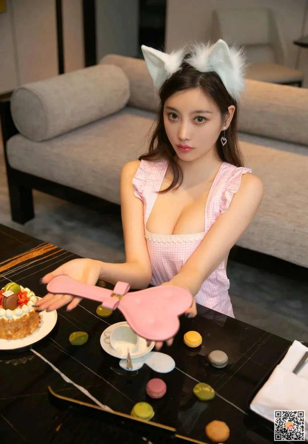 图片[2]-[香柚]007 2019.11.13《娇俏猫咪厨娘陪你下午茶》杨晨晨[27P／14MB]-图宝宝
