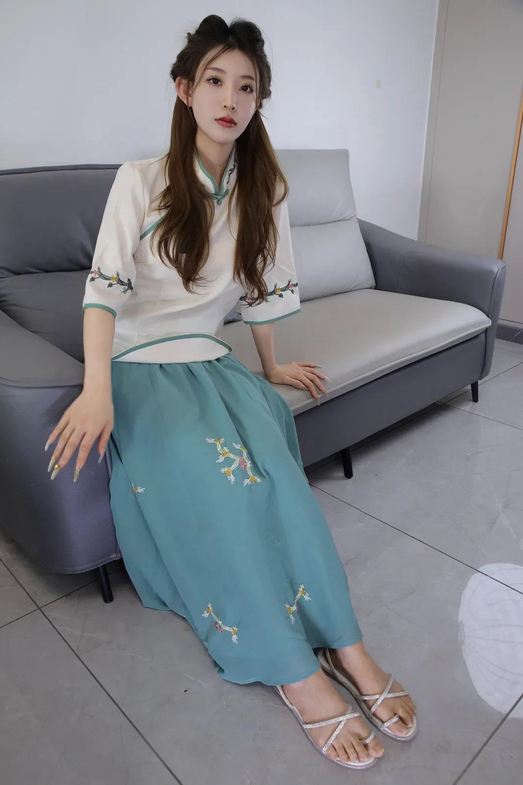 图片[2]-绮梦摄影 2025.03.11 NO.199 婷婷 珍藏无修无水印版[587P+2V／16.4GB]-图宝宝