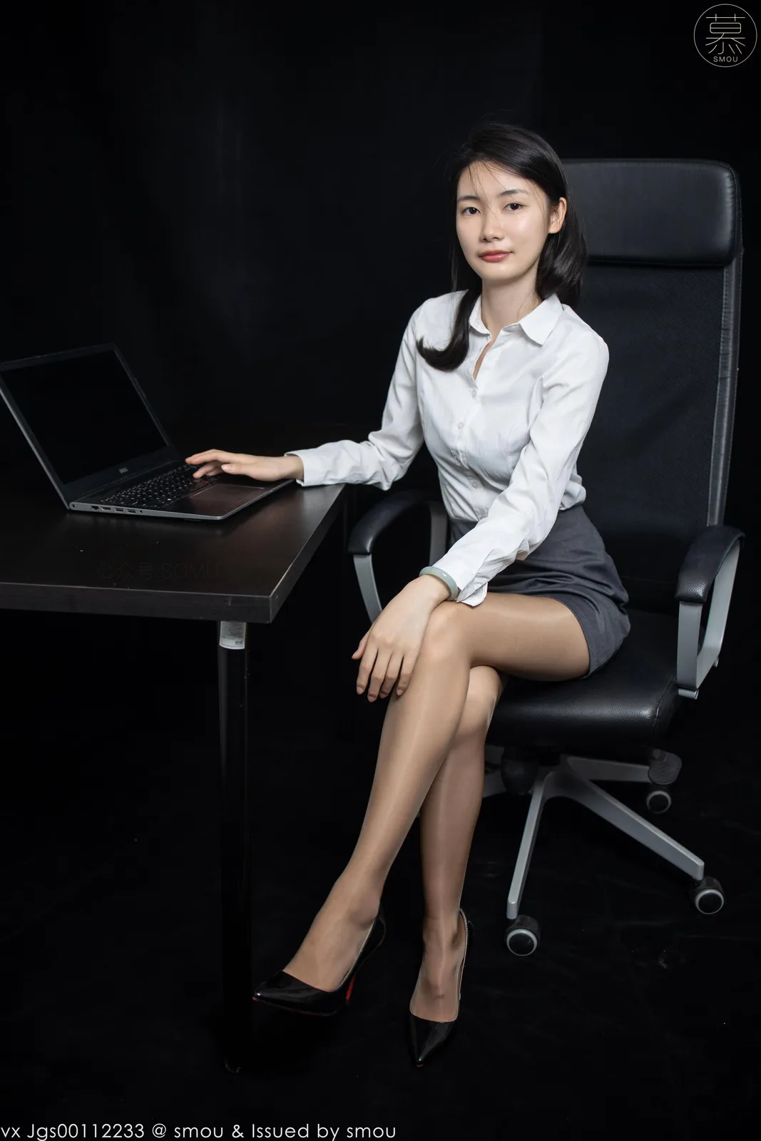 图片[1]-[丝慕SMOU]熟系列 S025 可儿[81P／208MB]-图宝宝