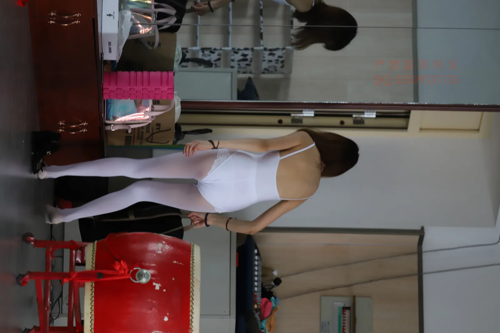 图片[3]-大西瓜爱牙膏-2018 7.8月活动 模特3（三） 体操服+白丝 [套图+视频]-图宝宝