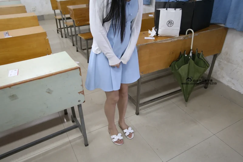 大西瓜爱牙膏-早期作品-Z4-1 小蓝裙-图宝宝