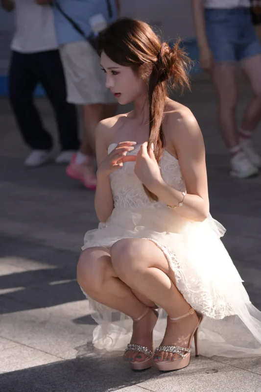 精选街拍作品 NO.7213 白裙甜美莎莎吖[72P/54MB]-图宝宝