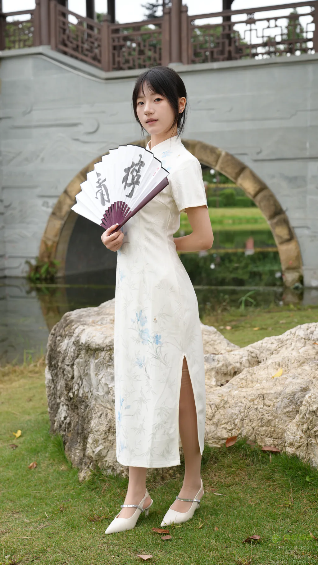 图片[2]-足愉心 NO.133 夏沫（搭配：黑色板鞋、白色棉袜、肉色丝袜）[106P/2V/6.78GB]-图宝宝