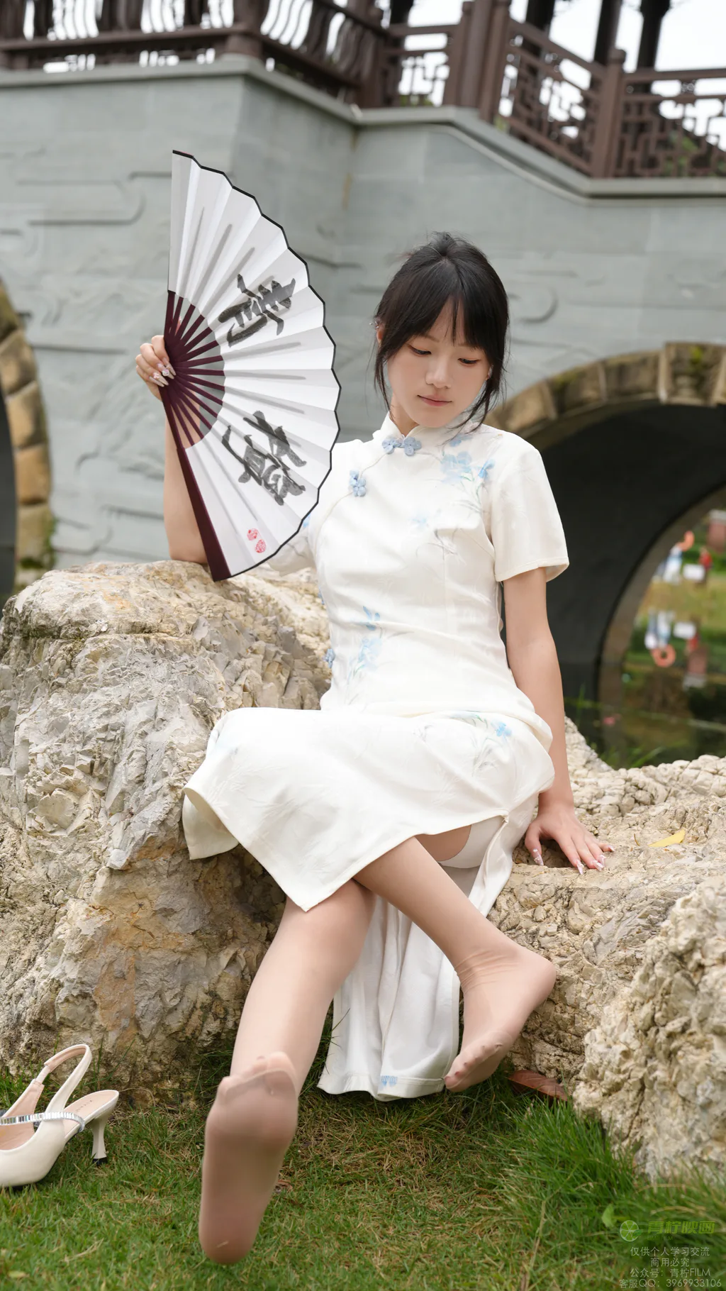 图片[3]-足愉心 NO.133 夏沫（搭配：黑色板鞋、白色棉袜、肉色丝袜）[106P/2V/6.78GB]-图宝宝