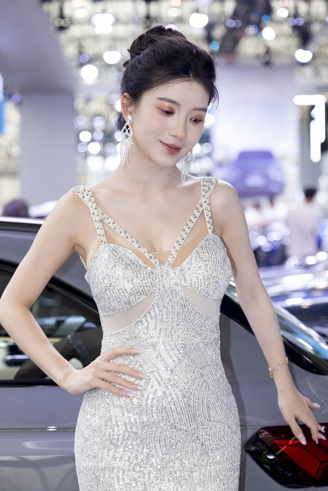 图片[3]-精选街拍作品 NO.7238 苏州车展网荭BB酱[156P/296MB]-图宝宝