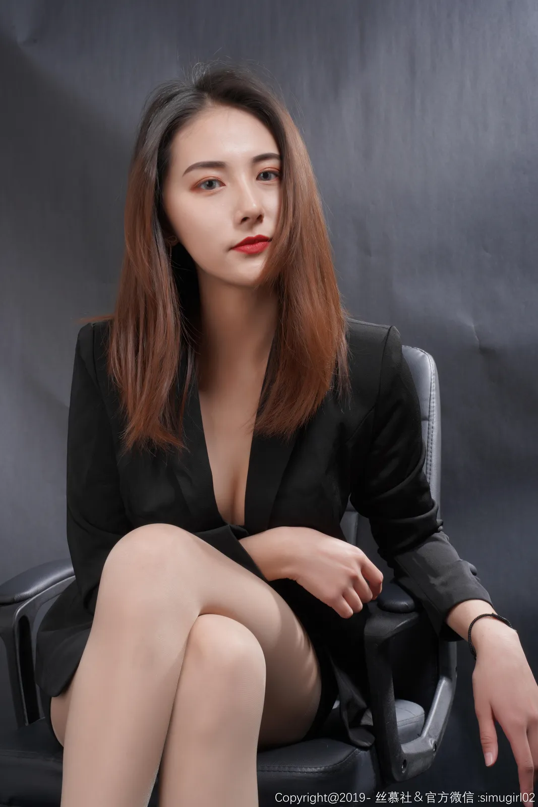 图片[2]-SM006 模特：婷伊 天天一元《美脚女上司》-图宝宝