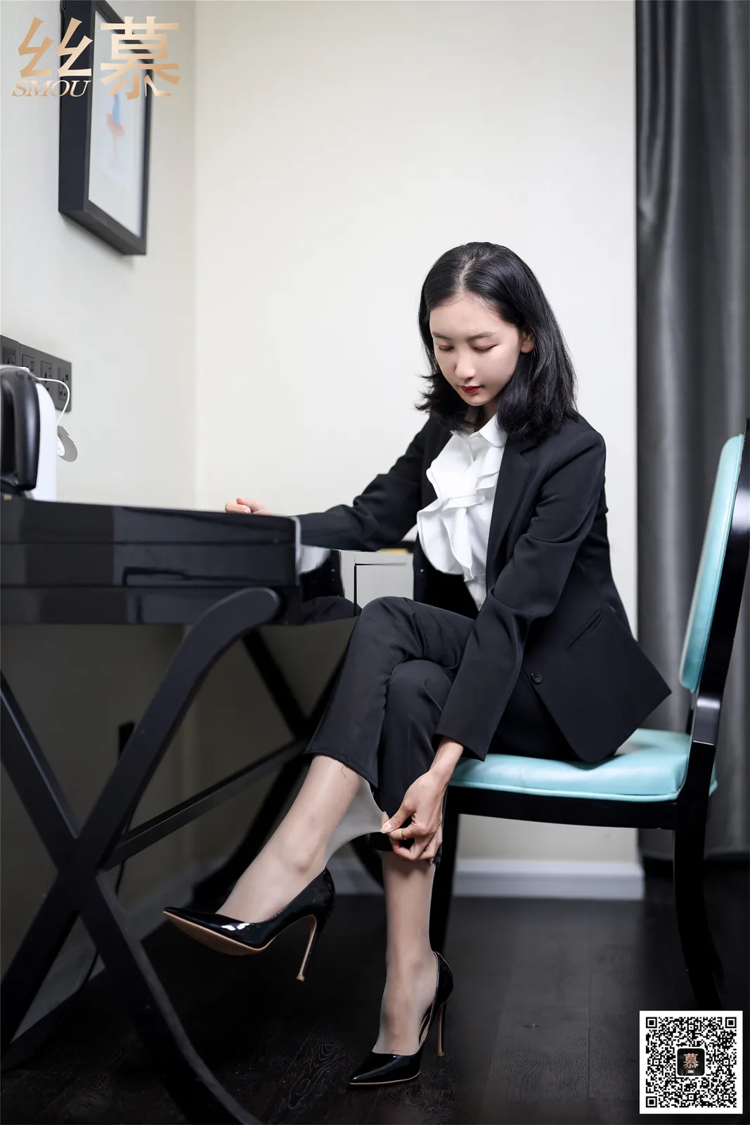 图片[2]-[丝慕写真]SM327 天天一元 茗茗《出差女总裁》[80P／246MB]-图宝宝